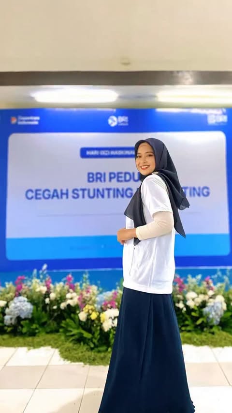 Instagram post by @akunovitania for Bank BRI. Caption reads: Stunting itu bukan cuma soal tinggi badan. It’s....