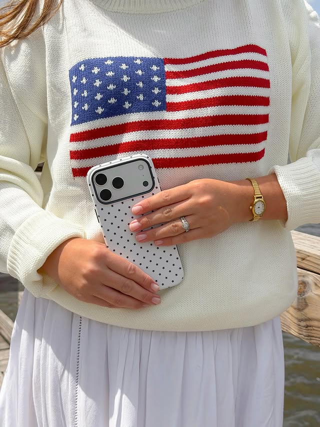 Instagram post by @shealynngoad for CASELY. Caption reads: [...] an east coast summer 🐚⭐️🇺🇸🌸 • •....