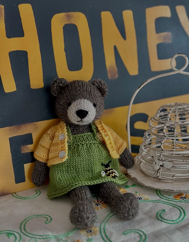 Instagram post by @warmwoolenwishes for Knit Picks. Caption reads: [...] Andes, springy honey sweater made from....