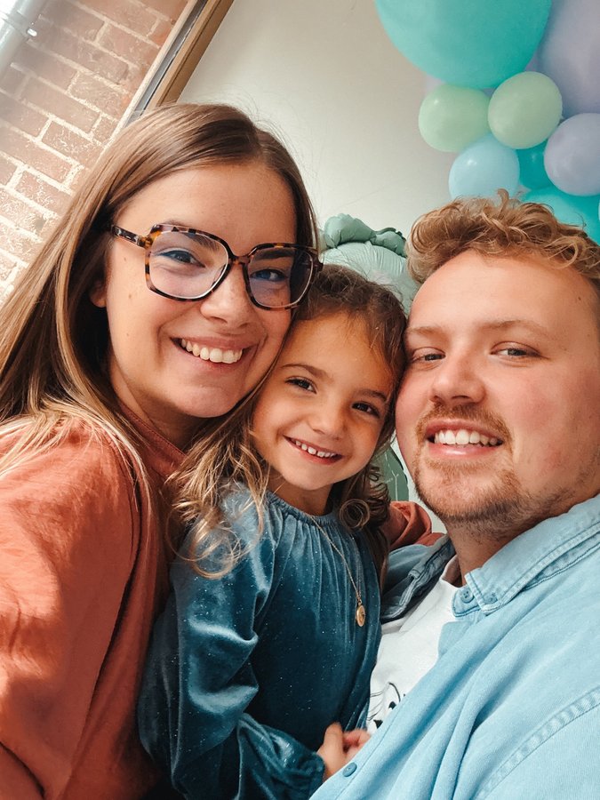 Instagram post by @juf.mevin for Bel&Bo. Caption reads: Behind every verjaardagsfeestje zit een mama die....