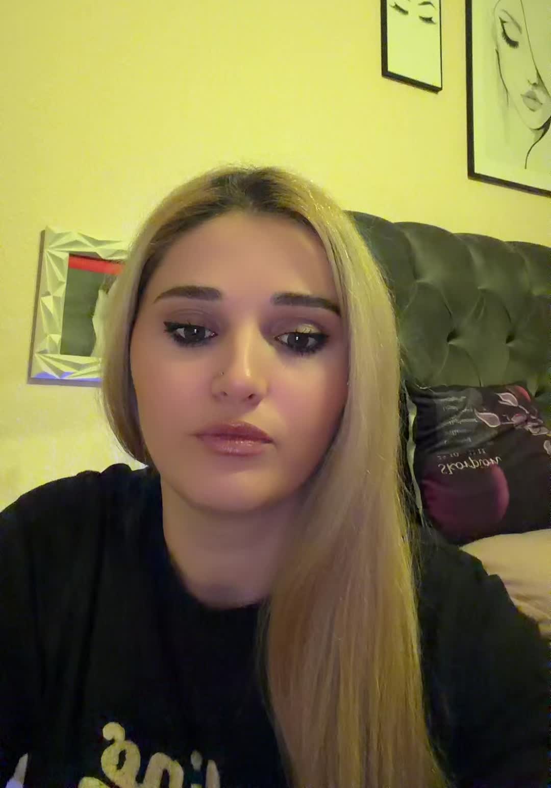 TikTok post by @jona.lmr288 for Aprizo. Caption reads: @APRIZO_Germany Volare-kenzie 100ml.. nese do....