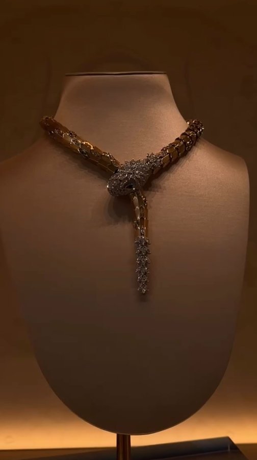 Instagram post by @sevaoli for BABYBOO FASHION. Caption reads: [...] I go. 🙊🖤✨

Dresses: @babyboofashion....