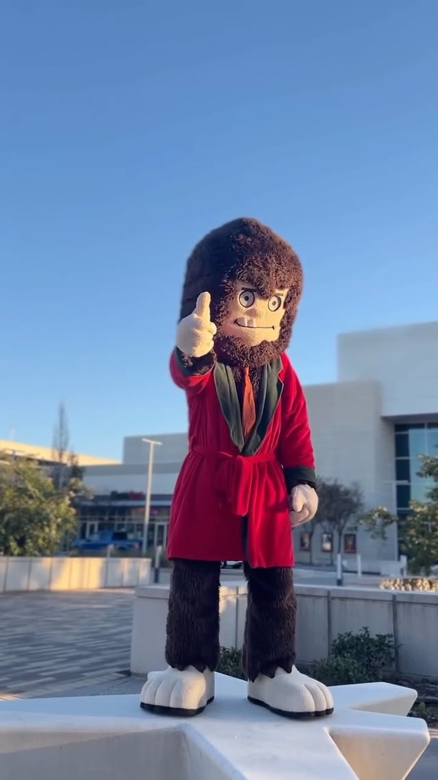 Instagram post by @llegendaryjay for Dr. Squatch. Caption reads: Stop smelling like TRASH with @drsquatch....