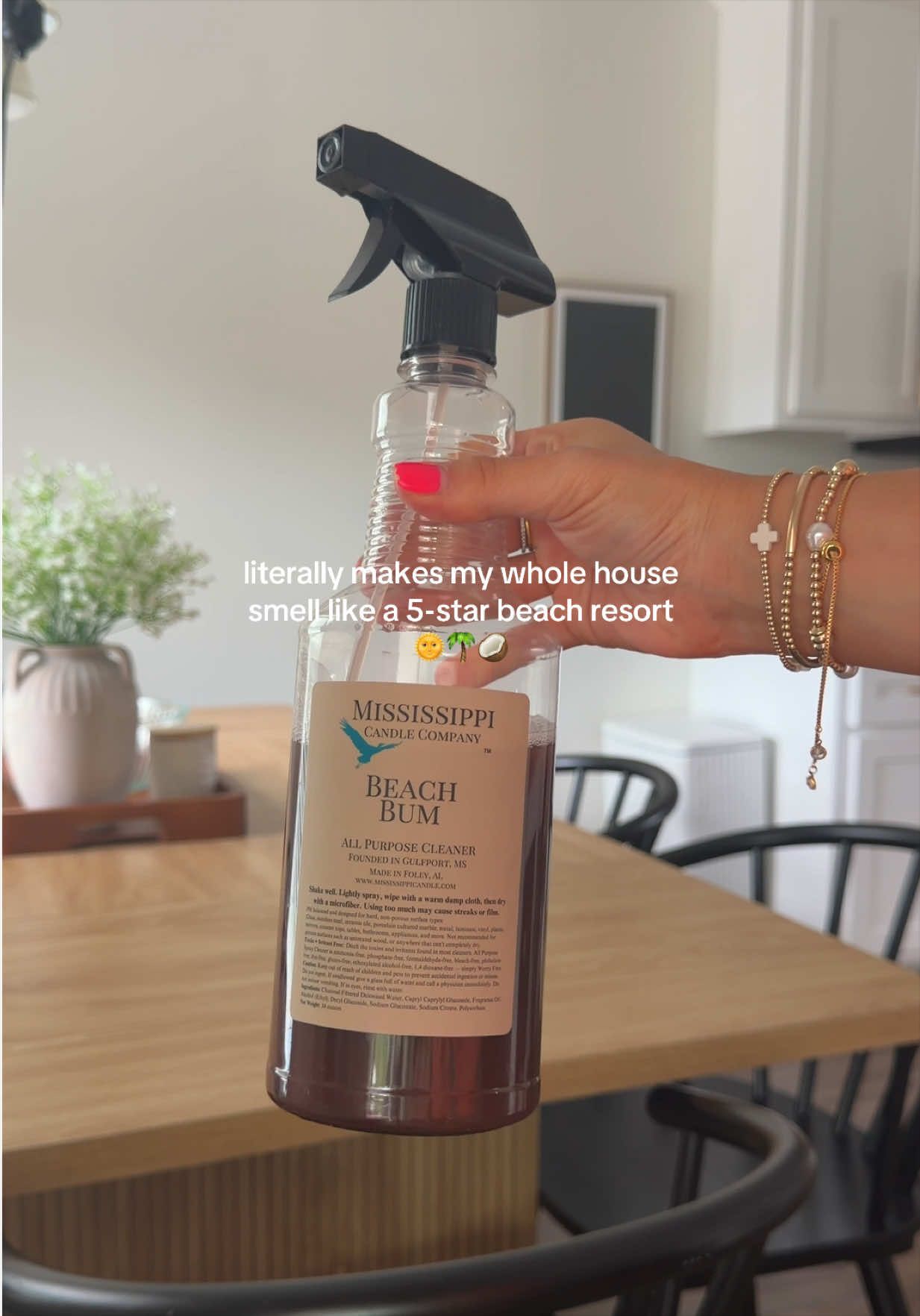 TikTok post by @alissalove_0 for Mississippi Candle Co.. Caption reads: [...] scent, this would be it 🌞🌴🥥....