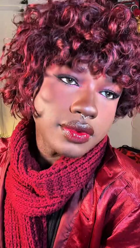 Instagram post by @jmdelore for Arctic Fox Hair Color. Caption reads: [...] for me?🤭

The hair color from....