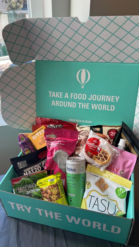 Instagram post by @eatingwuu for Drizzilicious. Caption reads: [...] @celzodrink @moooshcandy @drizzilicious....