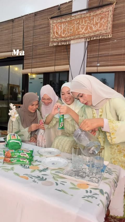 Instagram post by @syfiqah.r for Milo Perú. Caption reads: MILO Biscuit is my go-to and now they're available....
