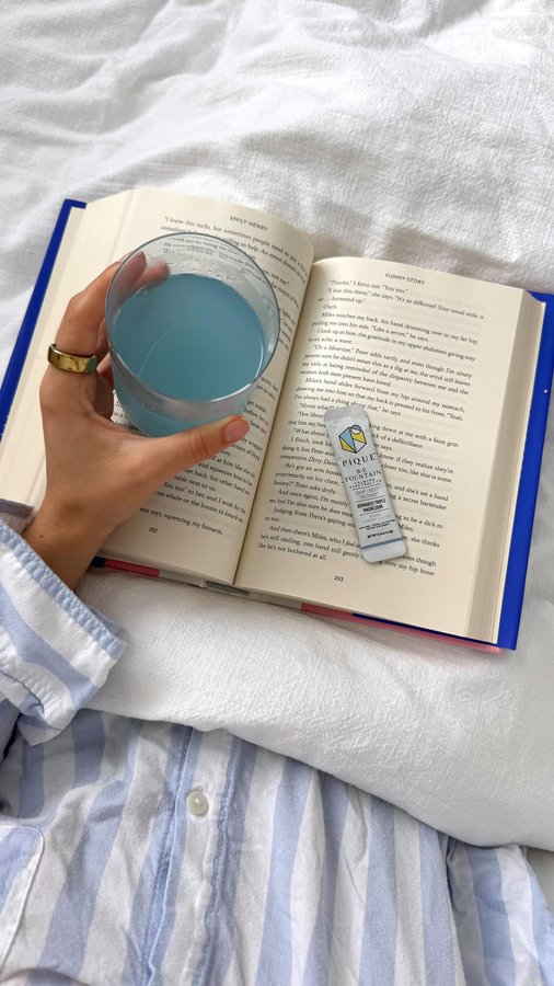 Instagram post by @annamariacain_ for Pique Life. Caption reads: [...] To get a limited-time offer for @piquelife....