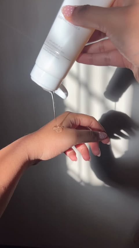 Instagram post by @shruti_nemade11 for Kaya Science. Caption reads: [...] and clogged pores? Meet your everyday Kaya....