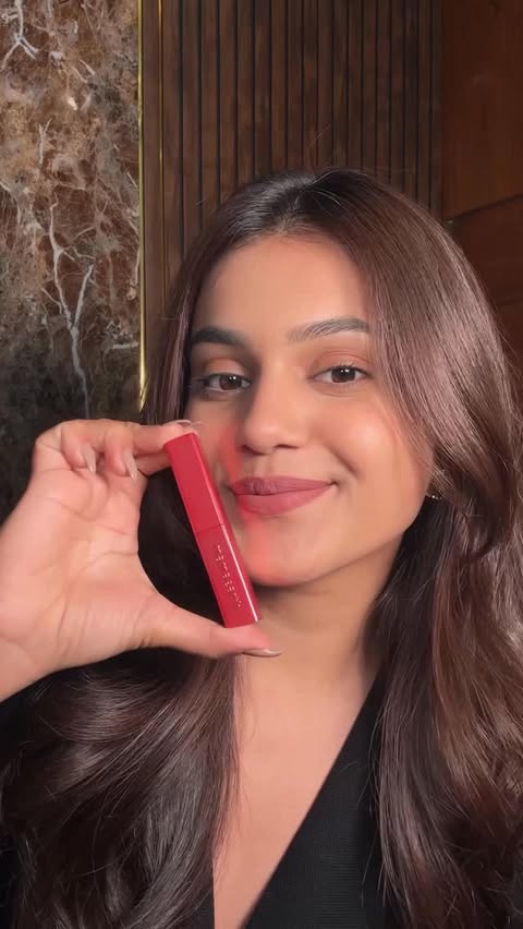 Instagram post by @ishika.farma for Mamaearth. Caption reads: Definitely a must try😭

The formula, the color....