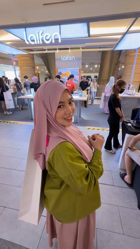 Instagram post by @shesyeeraa for Laifen Tech. Caption reads: Jom singgah Laifen Mid Valley Southkey: 2nd Floor,....