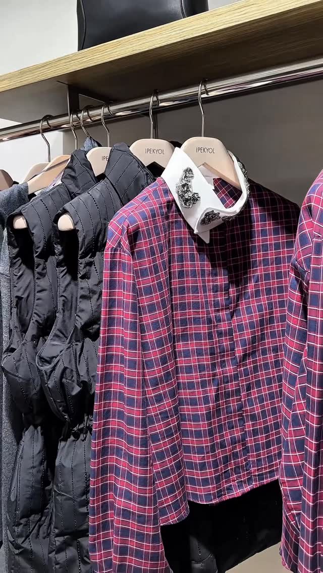 Instagram post by @kombinfeyz for Ipekyol. Caption reads: İpekyol yeni sezon✨

#reklám.