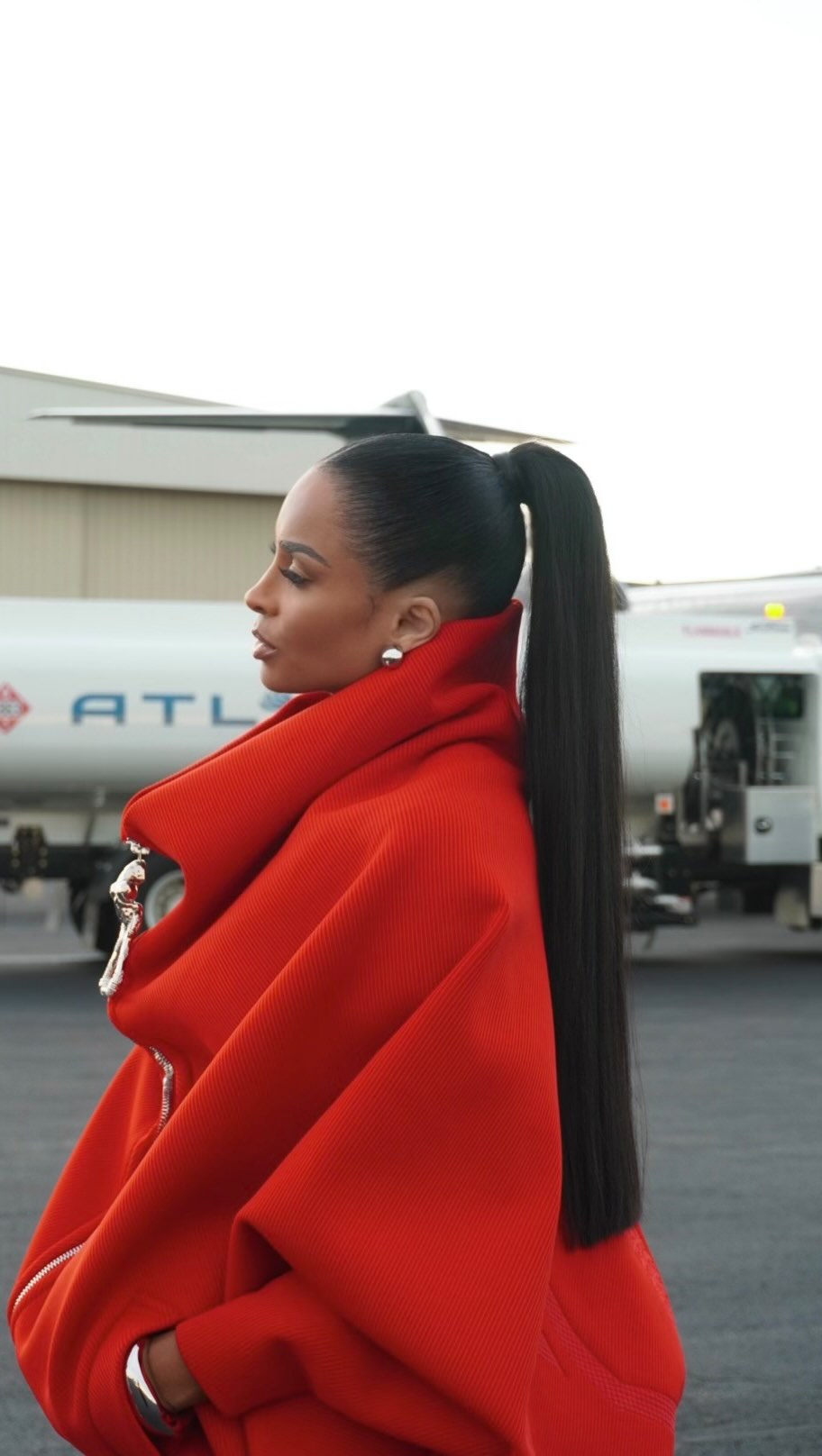 Instagram post by @iamdavontae for Creme of Nature. Caption reads: [...] her a fresh, clean base using Creme of....