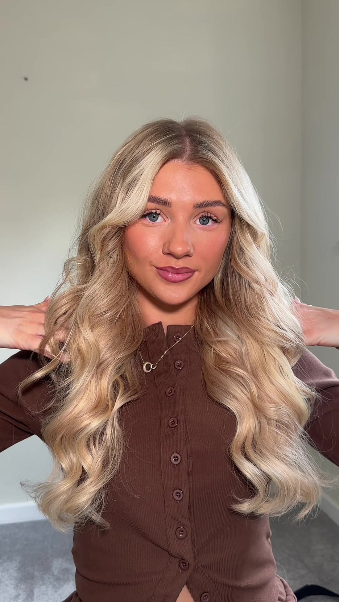 TikTok post by @bronte_taylor for Mark Hill Hair. Caption reads: [...] airwrap dupe for soft bouncy curls @Mark....