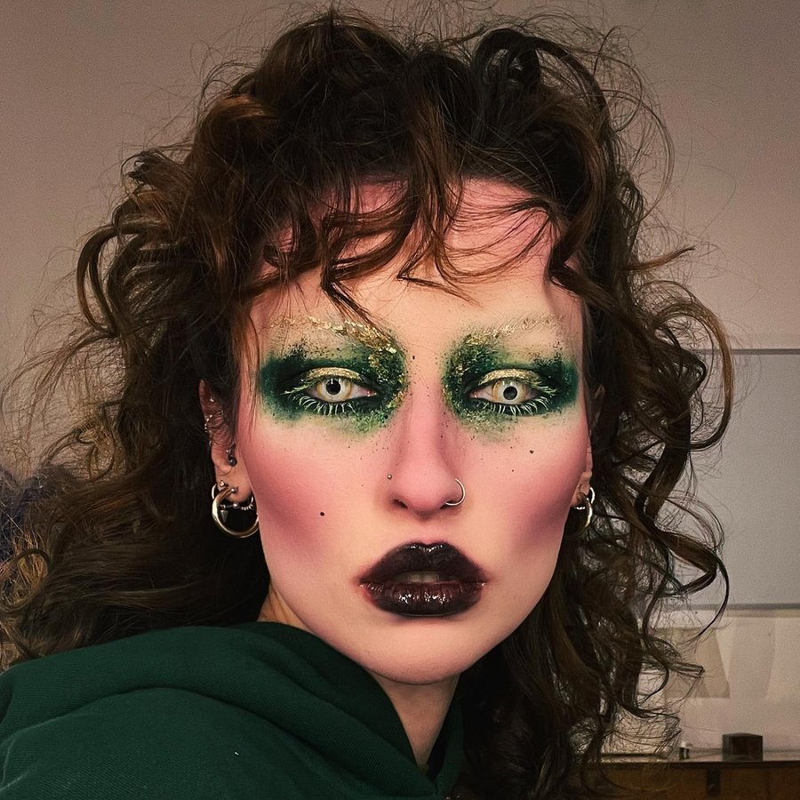 Instagram post by @sophiebaverstock for Snazaroo. Caption reads: HAPPY ST PATRICK’S DAY ☘️

#irish....