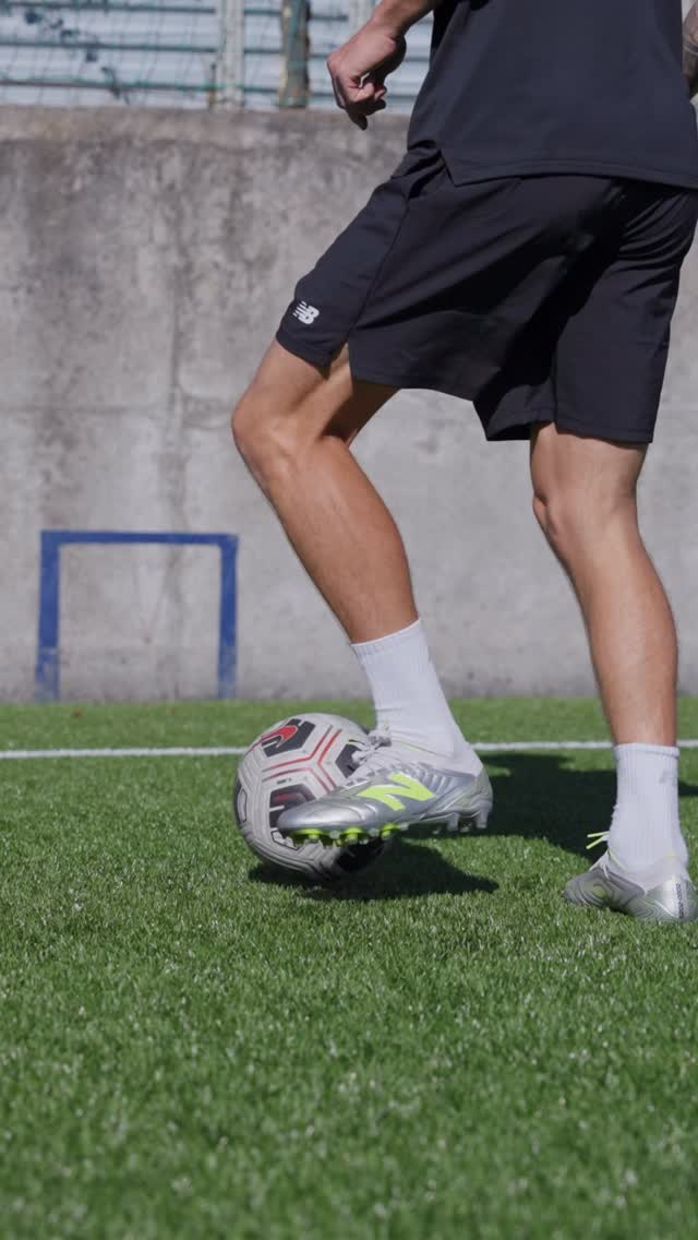 Instagram post by @majer_1198 for R-GOL. Caption reads: Touch of tommorow wall work. ✨.