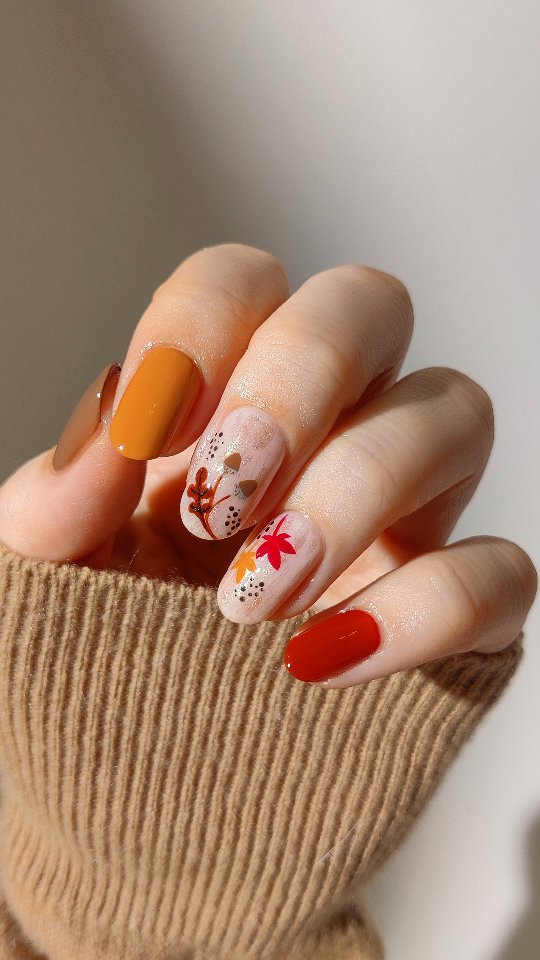 Instagram post by @maco_mani for BKIND. Caption reads: [...] with cute little leaves🍂✨

Created for....