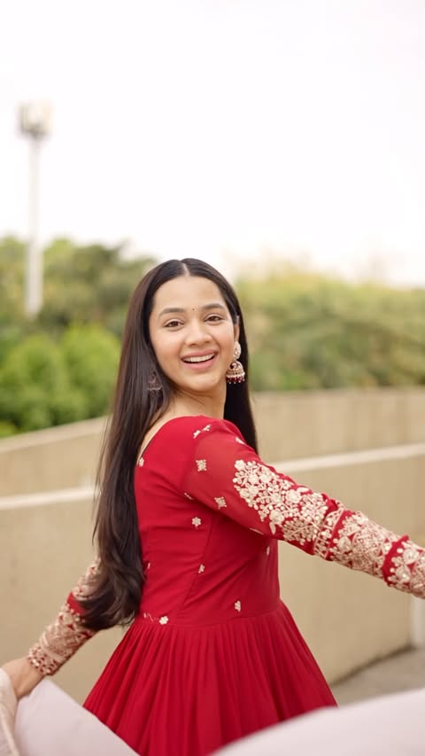 Instagram post by @sanika17_official for Coke Studio Bharat. Caption reads: Banaras Chale?🛕🦢 . #CokeStudioBharat,....