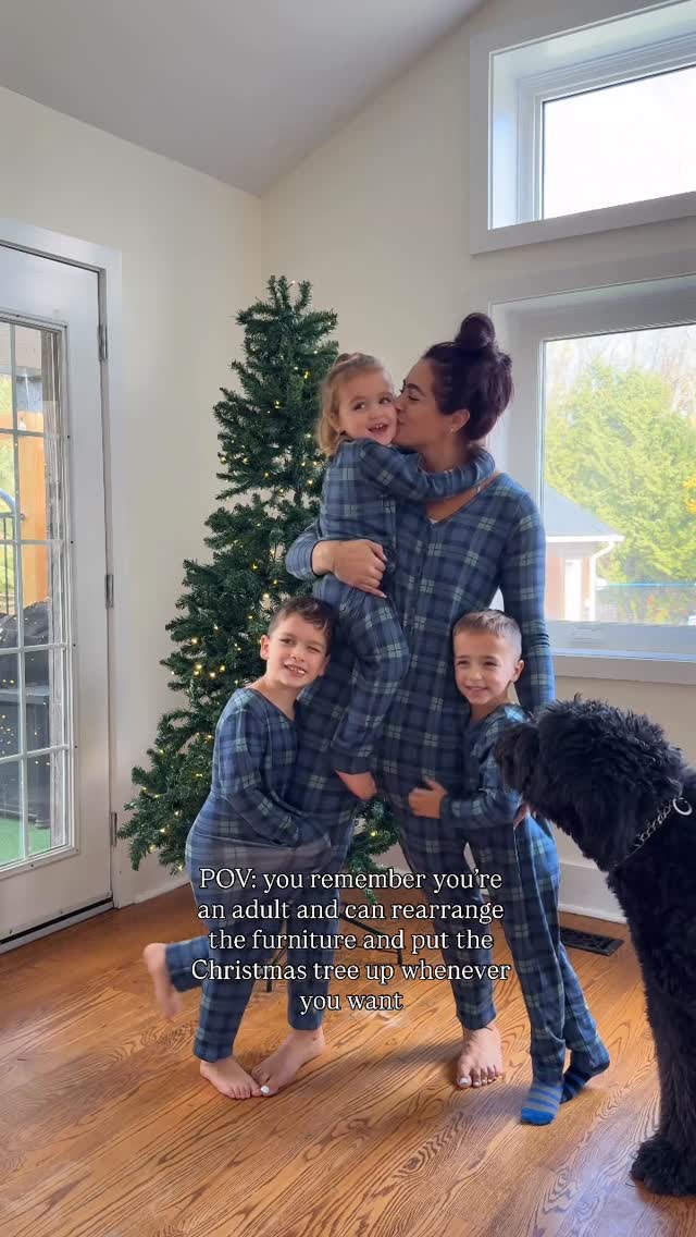 Instagram post by @arianajoychristie for Smash + Tess. Caption reads: I think it’s statistically proven that putting up....