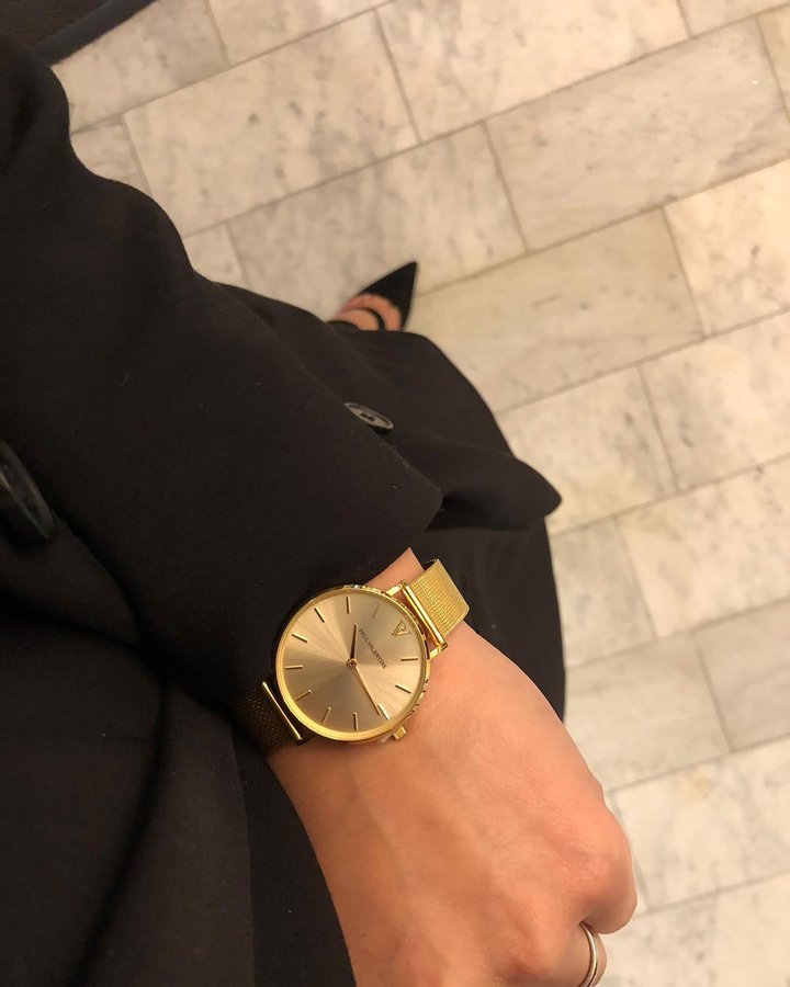 Instagram post by @alberitanicki for PAUL VALENTINE. Caption reads: Need help giving the perfect Christmas gift this....