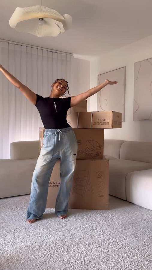 Instagram post by @olivialvs for CYBEX. Caption reads: merci @cybex_global je suis trop heureuse....