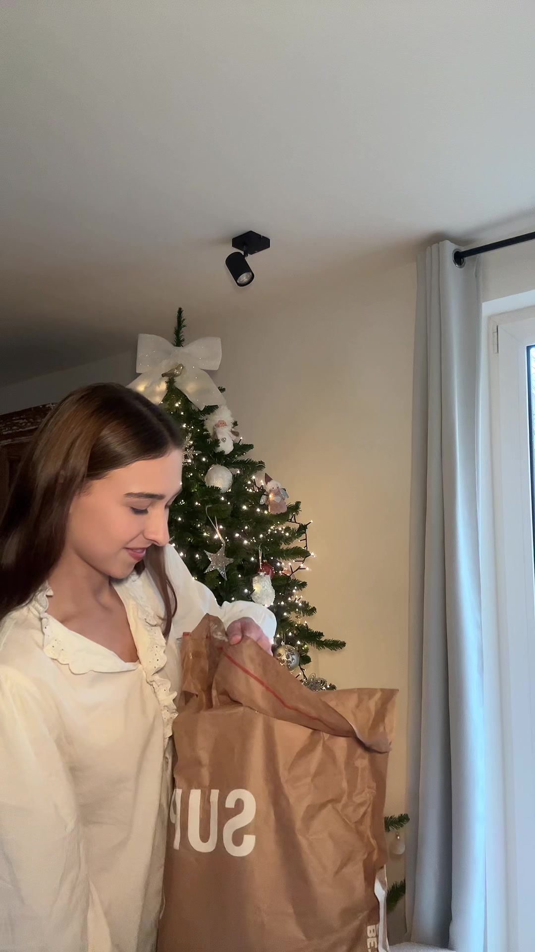 TikTok post by @bycharlis_ for Superdry. Caption reads: [...] | Love deze bovenstuks van  @CULT by....