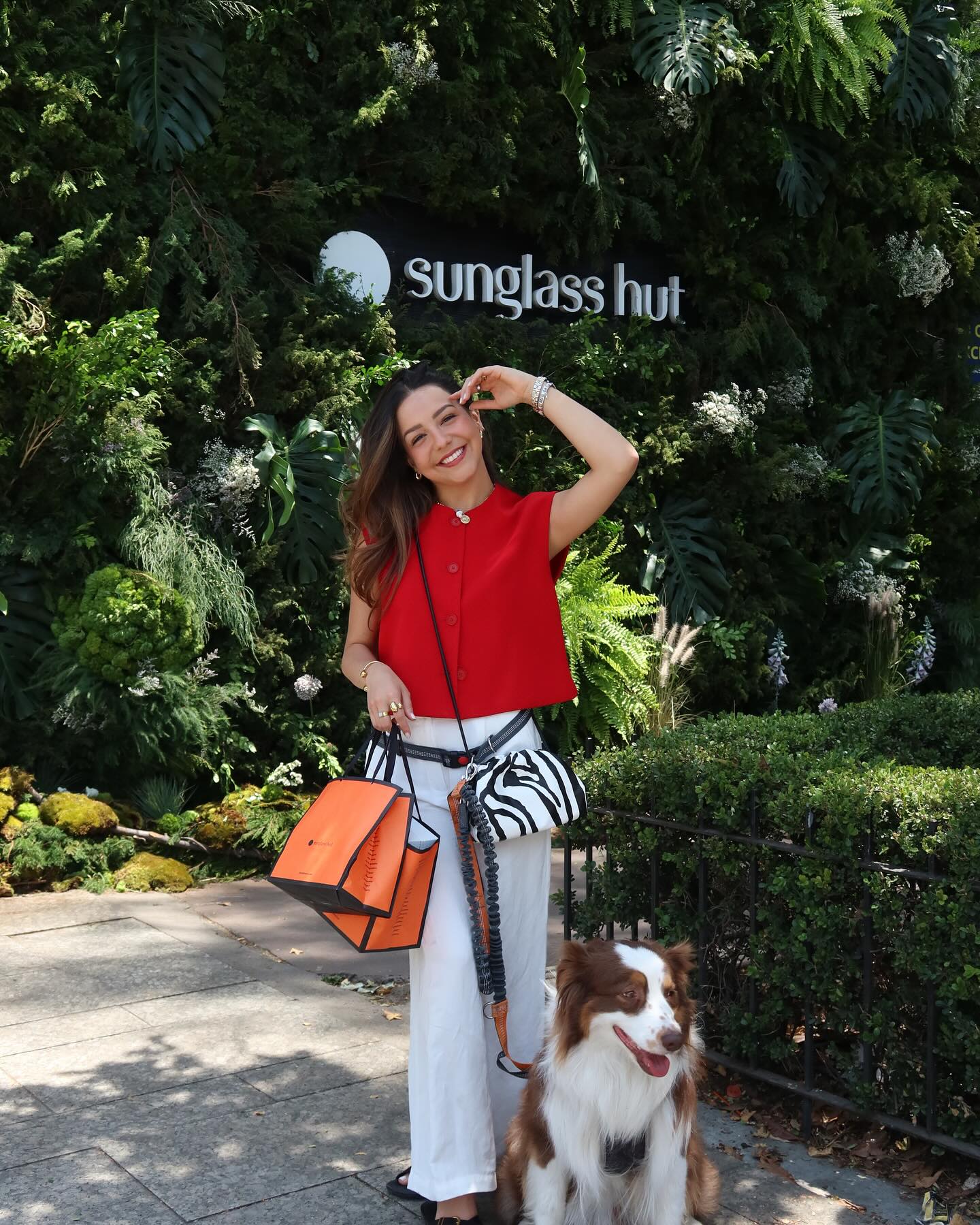 Instagram post by @fernanda_samano for Sunglass Hut. Caption reads: La etapa de ir a Polanco en flores a caminar y....