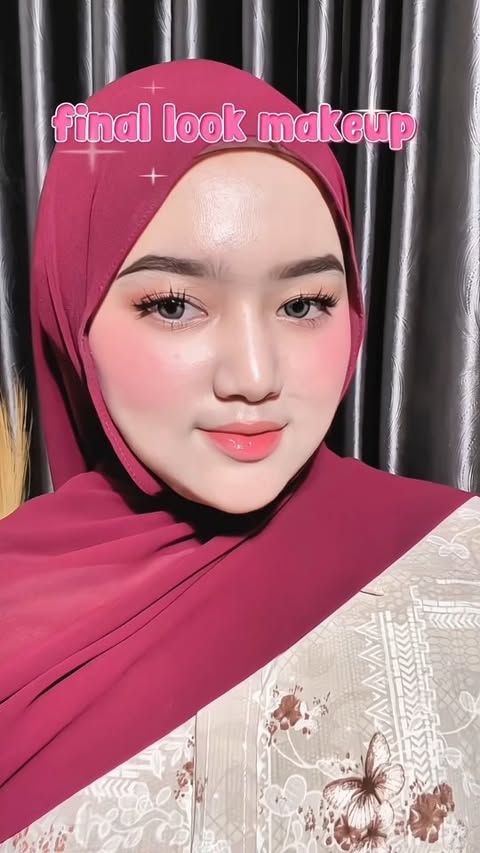 Instagram post by @dwiffahraherz for MS GLOW. Caption reads: [...] ✨ #TheAuthenticDual #GlowingTanpaRewel....