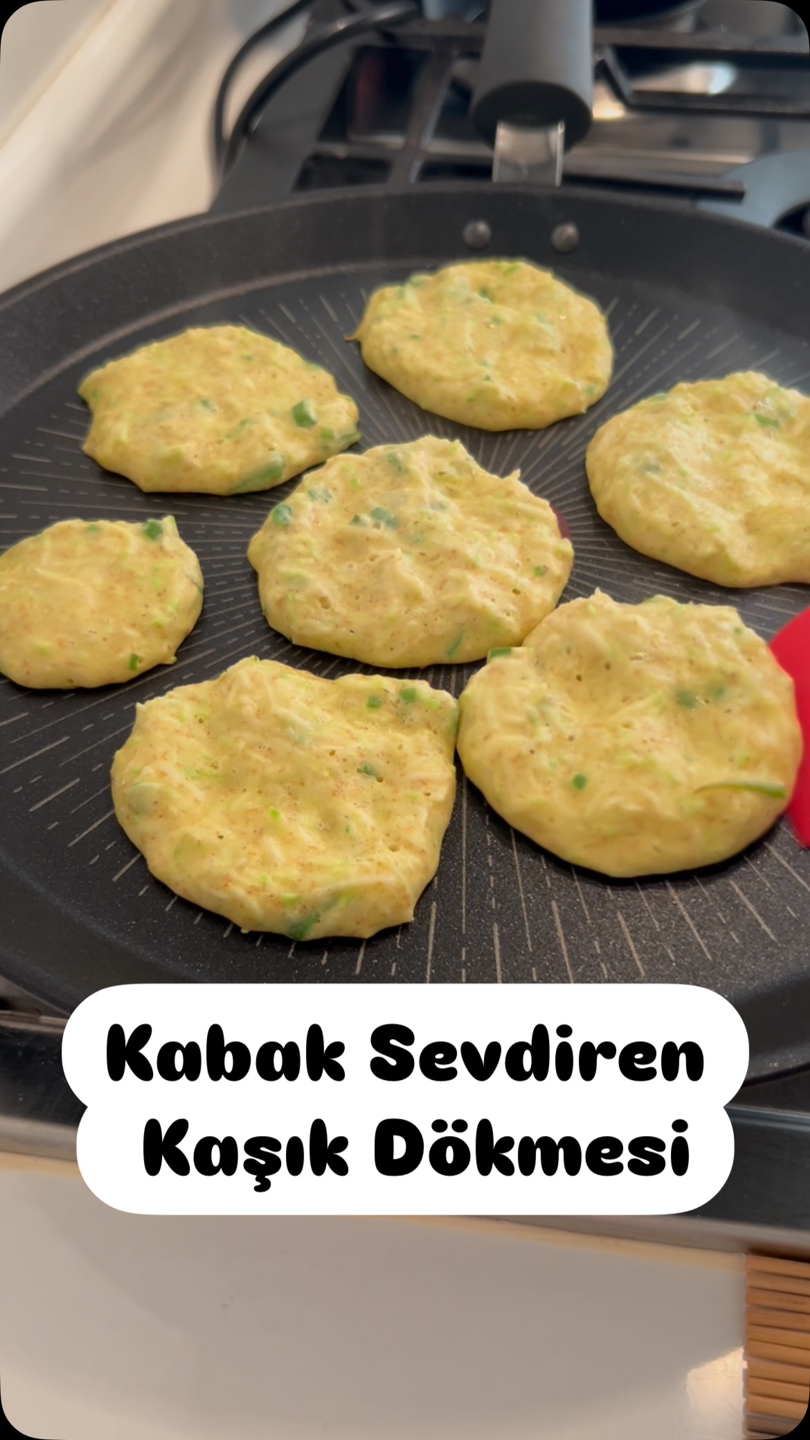 Instagram post by @ekgidagunce for Tefal. Caption reads: Kabaklı Yeşil Soğanlı Kaşık Dökmesi

1 küçük kabak....