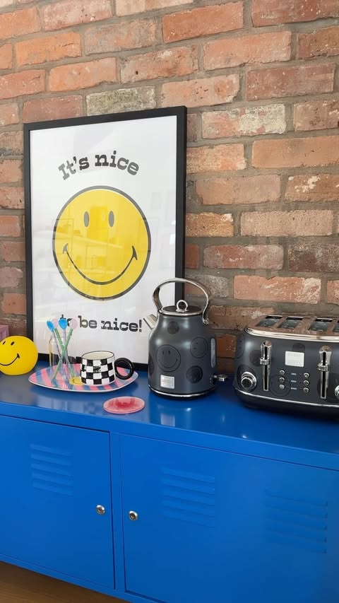 Instagram post by @mr.harry.white for Smiley. Caption reads: Spill the tea with @smiley x @hadenuk new....