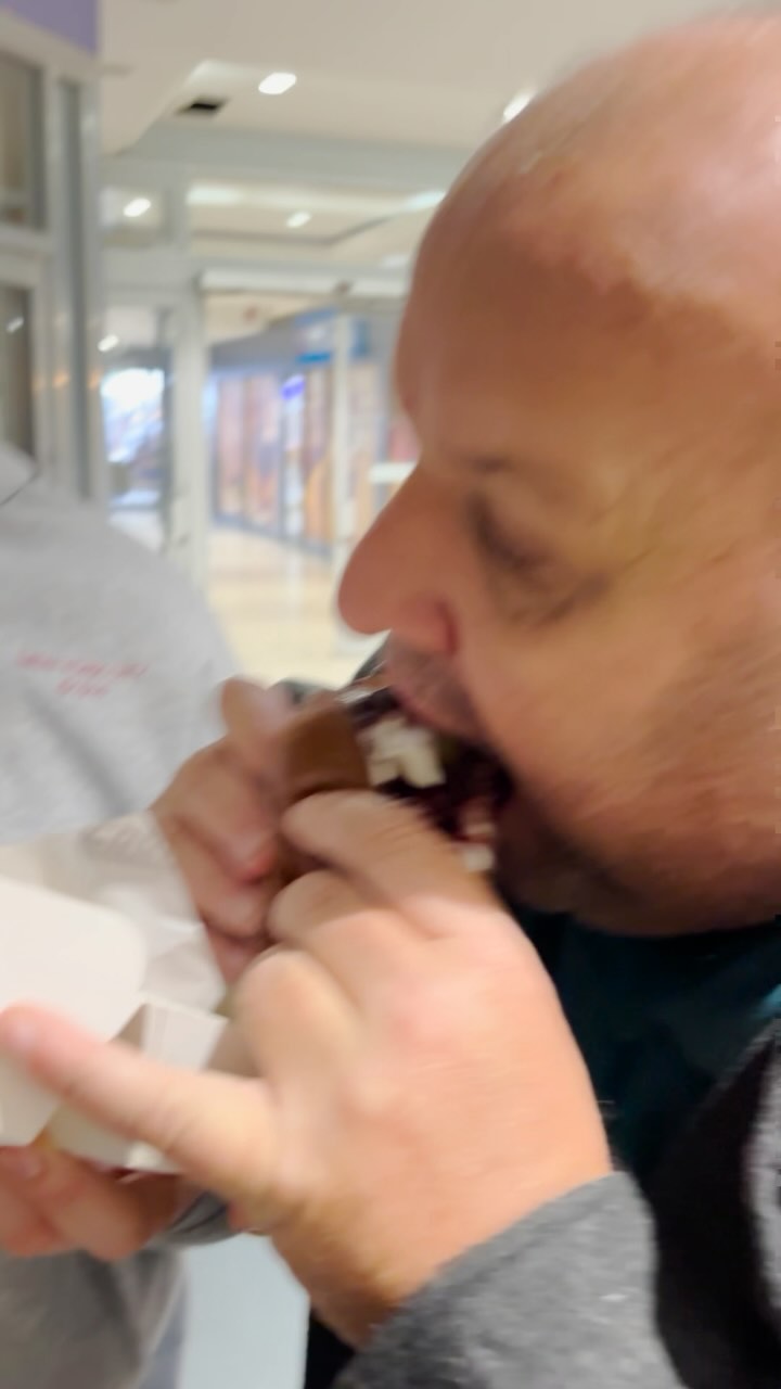 Instagram post by @itsbigjohn1 for Deliveroo. Caption reads: Caption:
#AD *Get 30% off all burgers at Cookin....