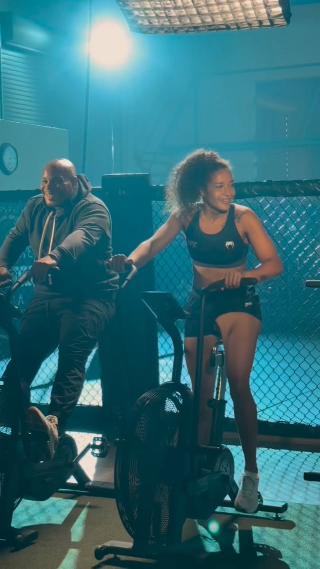 Instagram post by @jacqueline.cavalcanti for Jurassic World. Caption reads: We filmed a commercial for @jurassicworld ,....