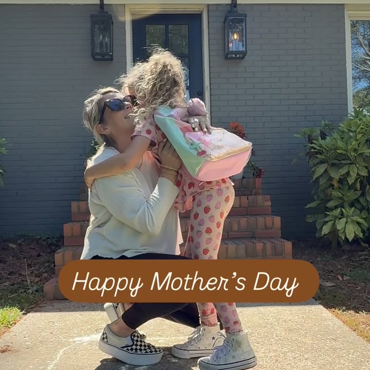 Instagram post by @annecolehowell for Harry & David. Caption reads: Mothers are irreplaceable 🫶🏼 Show the moms in....