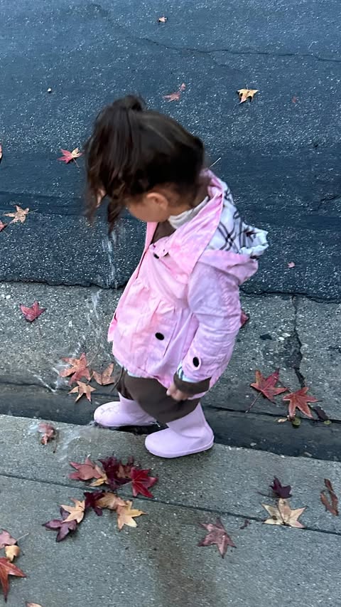Instagram post by @moniiwalsh for Hunter Boots. Caption reads: Rainy Day Magic with my baby girl @hunterboots....