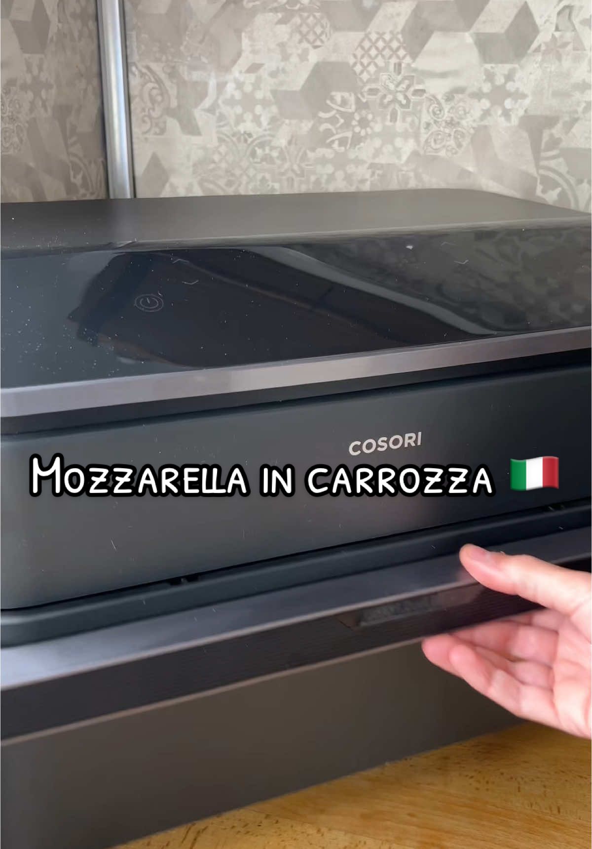TikTok post by @feenixchef for COSORI. Caption reads: 🇮🇹 Mozzarella in carrozza 🫶…avec mon nouvel....