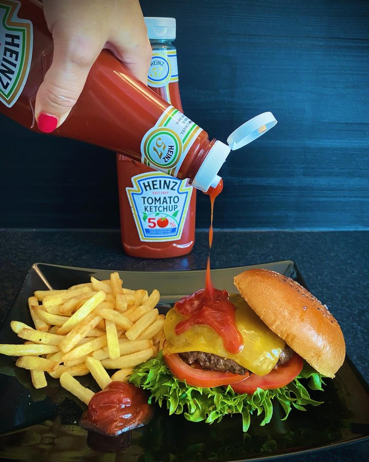 Instagram post by @annas.happy.kitchen for Buzzador. Caption reads: I samarbeid med @Heinz_Norge og @buzzador....