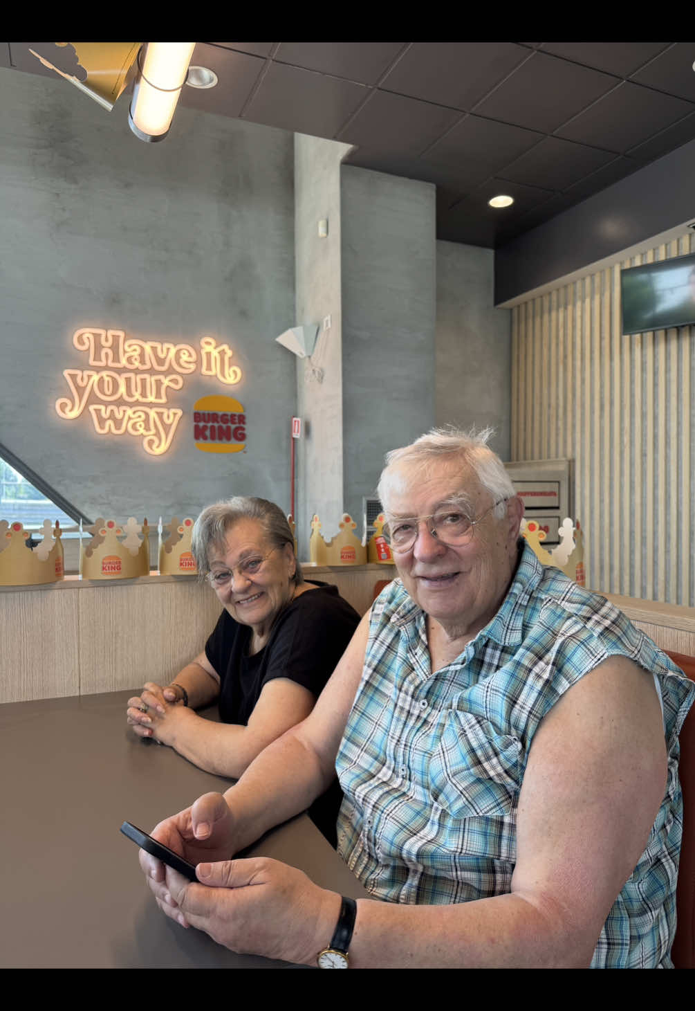TikTok post by @annalisa_balta for BURGER KING. Caption reads: Ho portato i nonni da @Burger King Italia per....