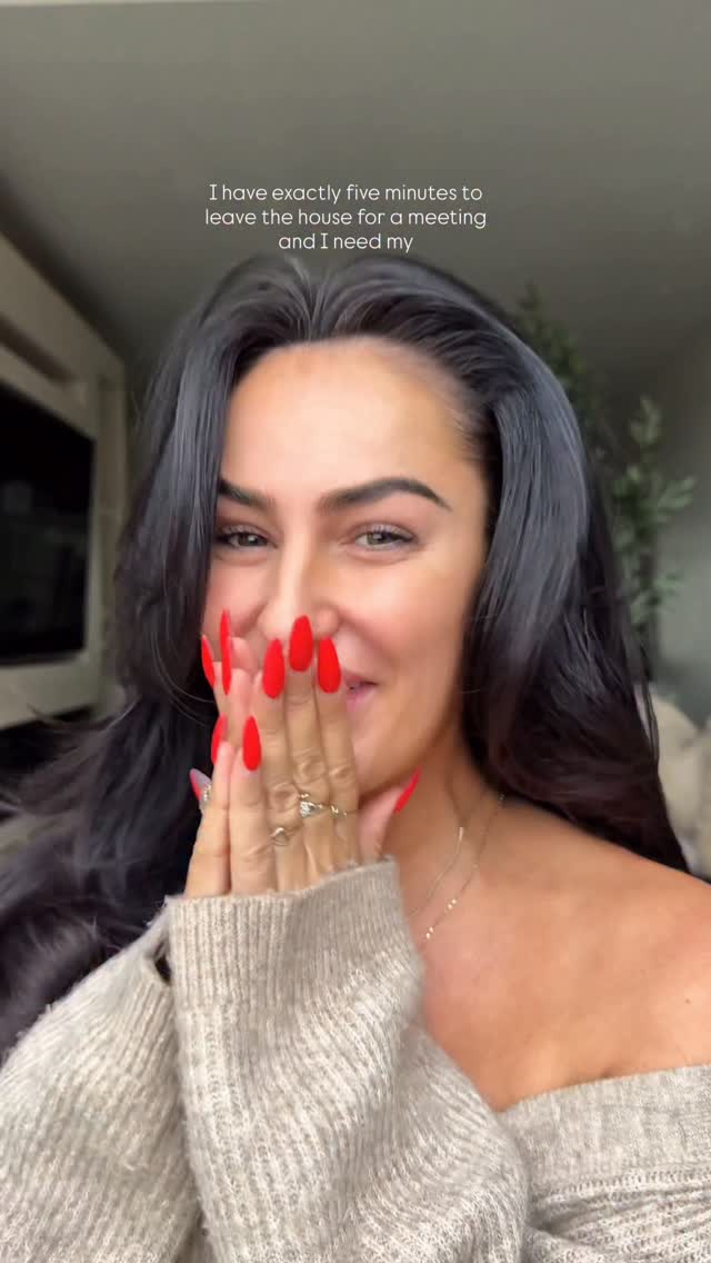 Instagram post by @blamurphy for BiaBelle Beauty. Caption reads: [...] don’t I lol Glow & Go bundle @biabellebeauty....