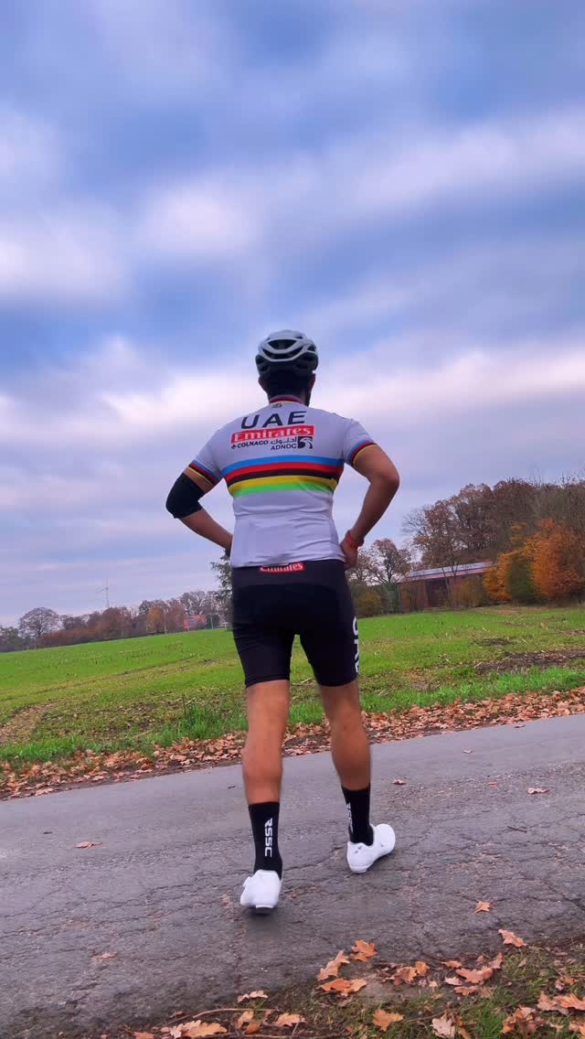 Instagram post by @nabilzkjk for Strava. Caption reads: Follow me on @strava 

#cyclistlife #boxing....