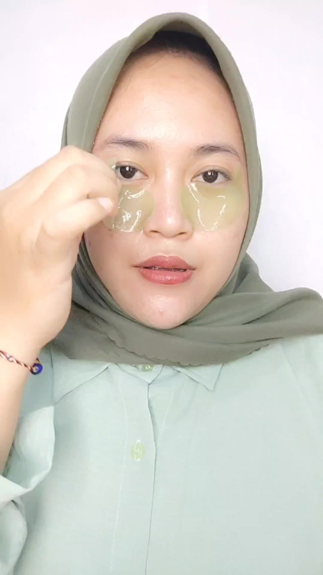 TikTok post by @afinasalma for Breylee Indonesia. Caption reads: Eye mask bikin mata jadi lebih lembab @breylee.id....