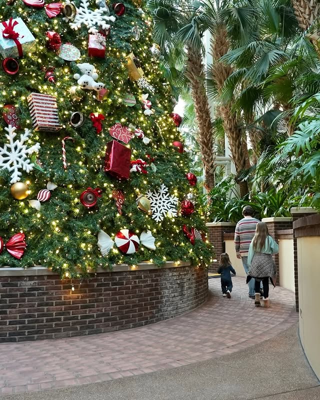 Instagram post by @charlieandcrewmama for Marriott Hotels & Resorts. Caption reads: #marriottpartner ✨🧊❄️The coolest Christmas....