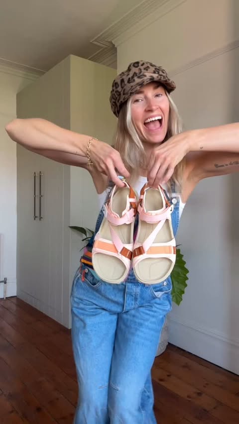 Instagram post by @catmeffan for VIVOBAREFOOT. Caption reads: [...] Ready for the sunshine. ☀️ Wearing....