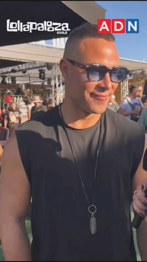 Instagram post by @rodrigodiazrioseco for Reebok. Caption reads: [...] @lollapaloozacl 🙌🏻🧡
.
@reebokchile....