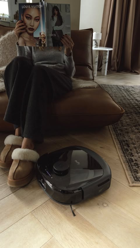 Instagram post by @home_of_blossom for Eufy. Caption reads: Werbung/AD 
MAKELLOS. RÜCKSTANDSLOS. STAUBFREI. -....