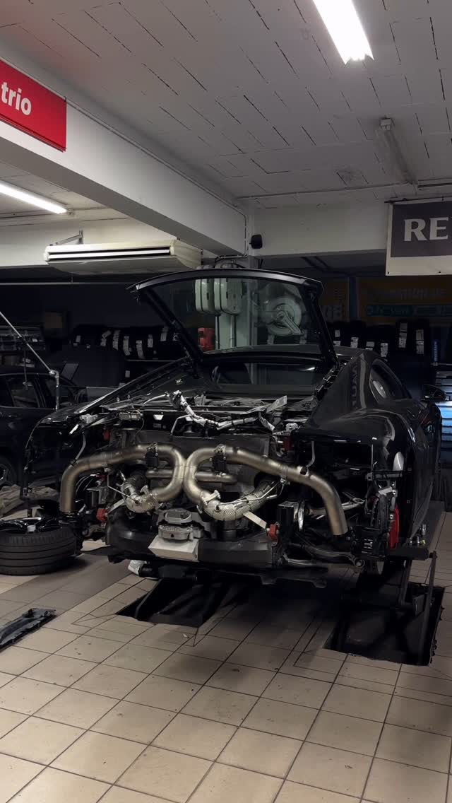 Instagram post by @_darkvision for leboncoin. Caption reads: Audi R8 Full Exhaust @exotune_officiel 

Contact....