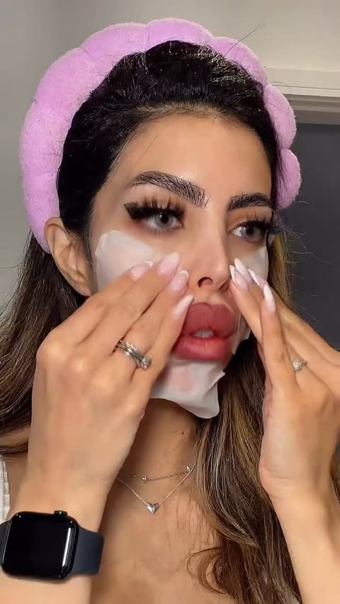 Instagram post by @vanityowl for Mediheal. Caption reads: The @mediheal_official @mediheal_uk Global my....