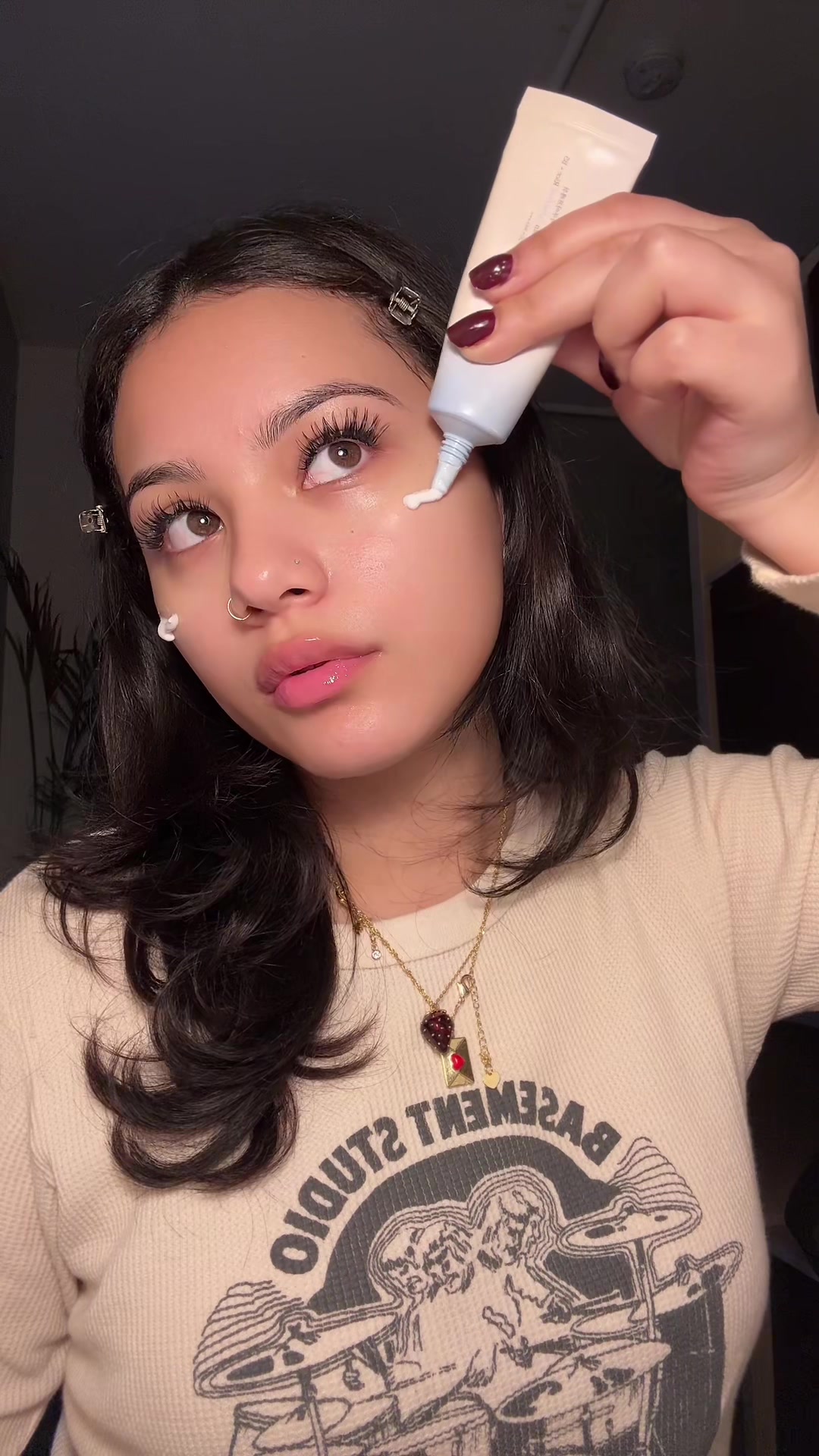 TikTok post by @roxyyanaya for Facile Skin. Caption reads: today’s hydrating morning skincare +concealer....