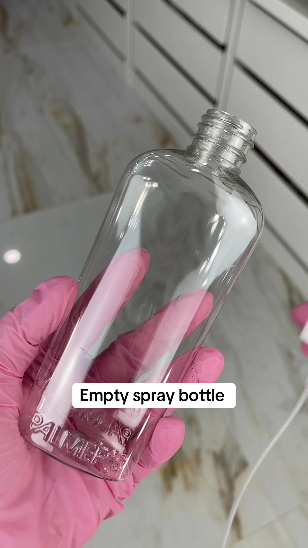 TikTok post by @pamelapedrozaa for PALMERS. Caption reads: [...] your oil into a glowy body mist #palmers....