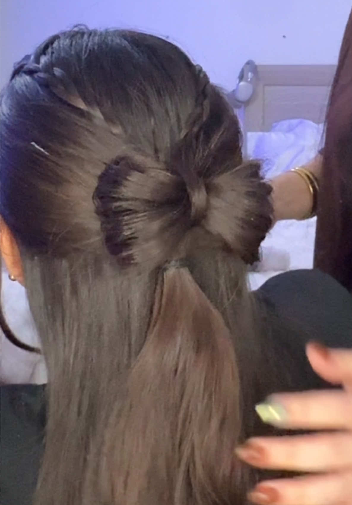TikTok post by @glabeautystylist for Dae Hair. Caption reads: [...] Los coquíes from Puerto Rico @Dae Hair....