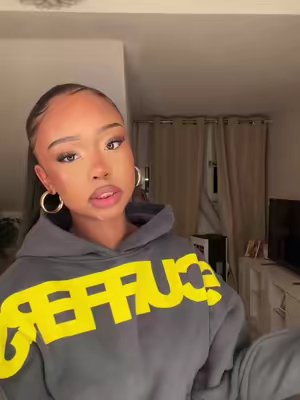 TikTok post by @joneemt for SCUFFERS. Caption reads: @SCUFFERS 💛 #foryou #viral | Anzeige.